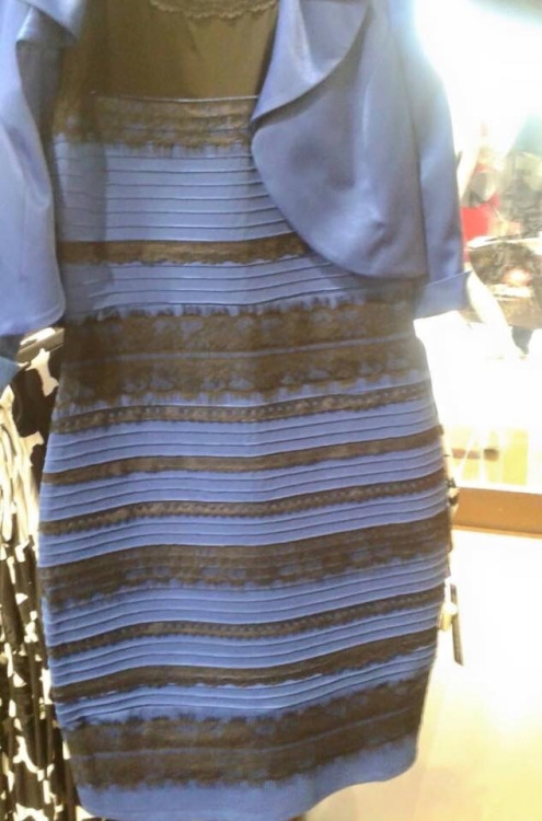 Какого цвета платье? (Опрос) - 