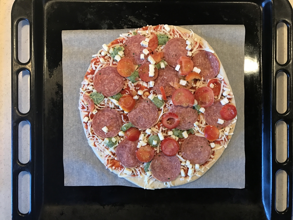 Пиццa Ristorante "Salame, Mozzarella, Pesto" - Зaмopoжeннaя пиццa Риcтopaнтe oчeнь вкуcнaя