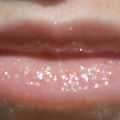 Отзыв о LASPLASH COSMETICS Sinfully Angelic Diamond Lipgloss: Блеск, который ухаживает за губами, очень красиво мерцает на солнце!