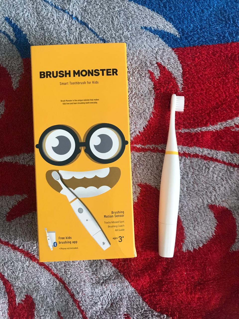 Детская зубная щётка "Brush monster" - Очищает очень хорошо зубы и легенькая такая)