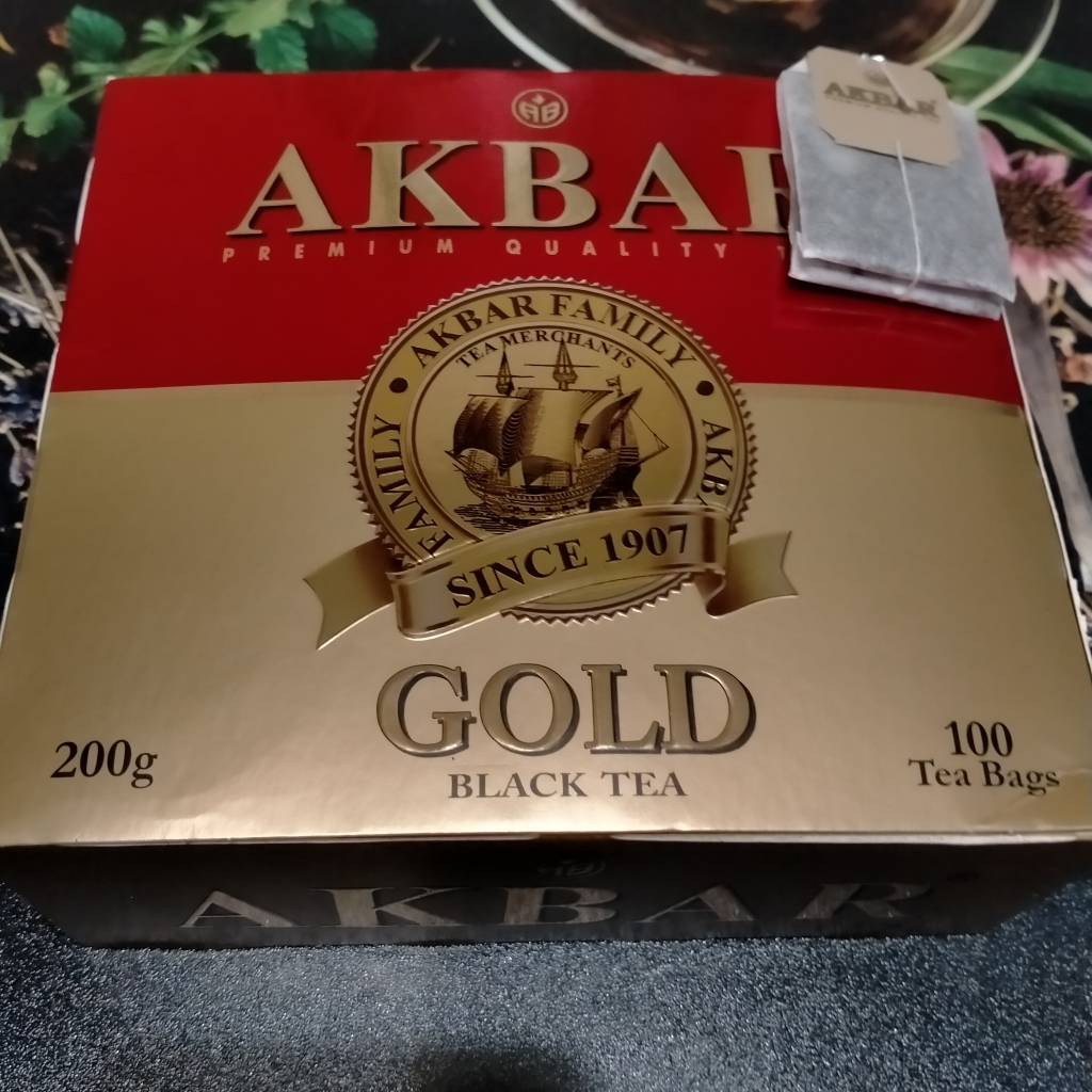 Чай Akbar Gold Красно-золотой серии - черный цейлонский в пакетиках - AKBAR «Gold» очень крепкий и ароматный