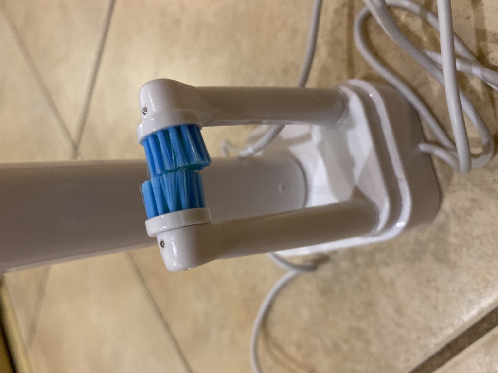 Электрическая зубная щетка CS Medica CS-485 - Профессиональная чистка зубов не выходя из дома.