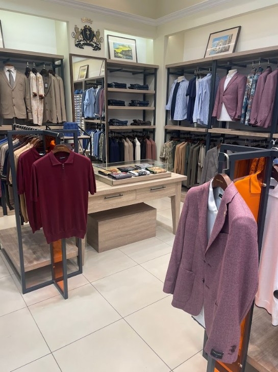 Sarto Reale - Отличный магазин с широким и качественным выбором мужской одежды.